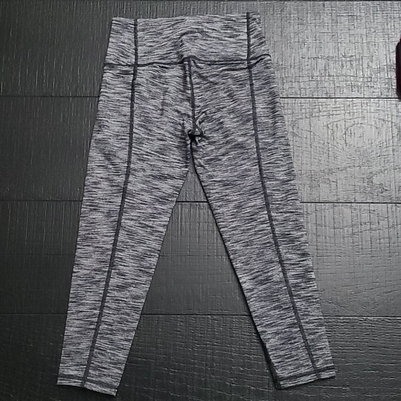 Victoria's Secret Sport Capri - Picture 4 of 7